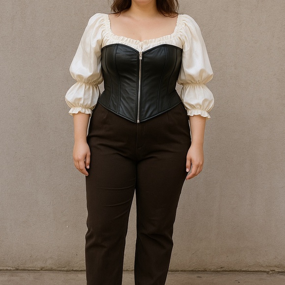 **SOLD**Women's Costume Corset & Blouse - Picture 2 of 10
